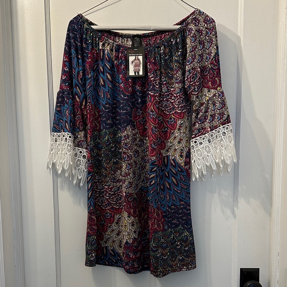 WinWin size S-M Colorful Paisley Women's Tunic Top with Lace Sleeves